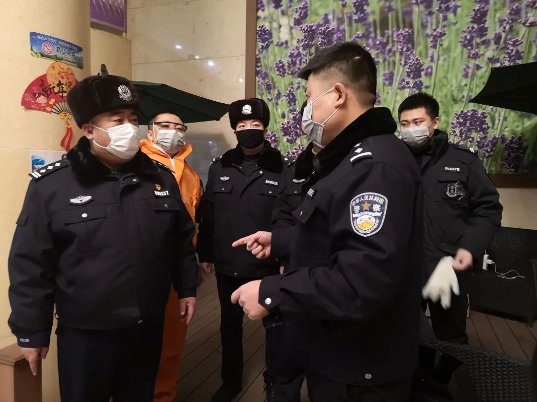 城事一脚战疫路一脚鬼门关白城市公安局警务督察支队副支队长谢宏宇