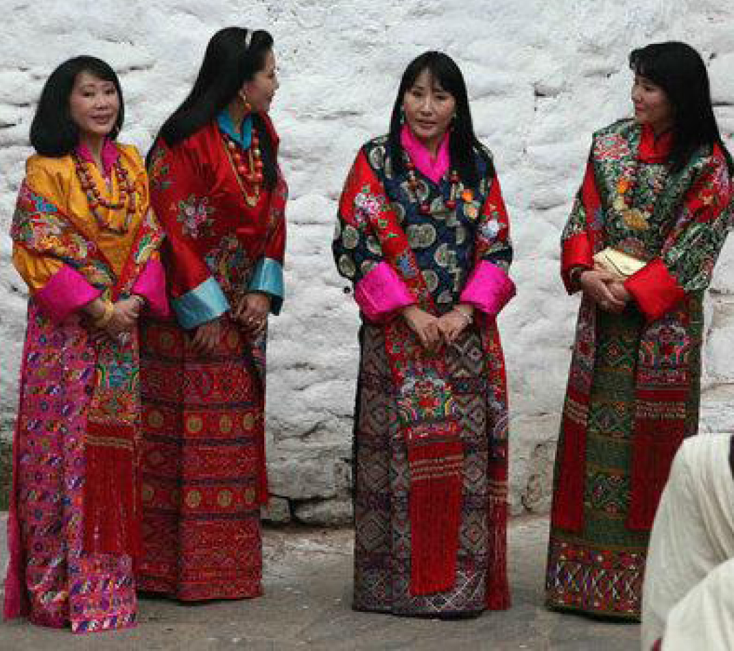 不丹四位王母是姐妹同嫁老国王庆典齐亮相