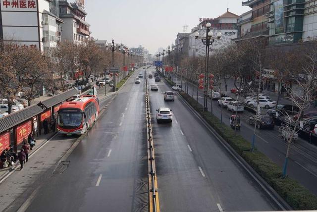 疫情防控依旧有序复工复产洛阳老城中州路街景纪实