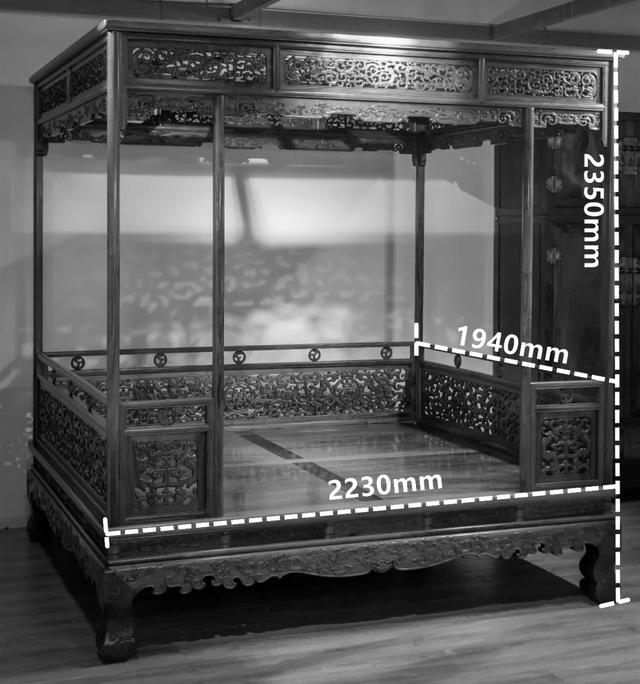 晋京坊黄花梨螭龙纹六柱架子床