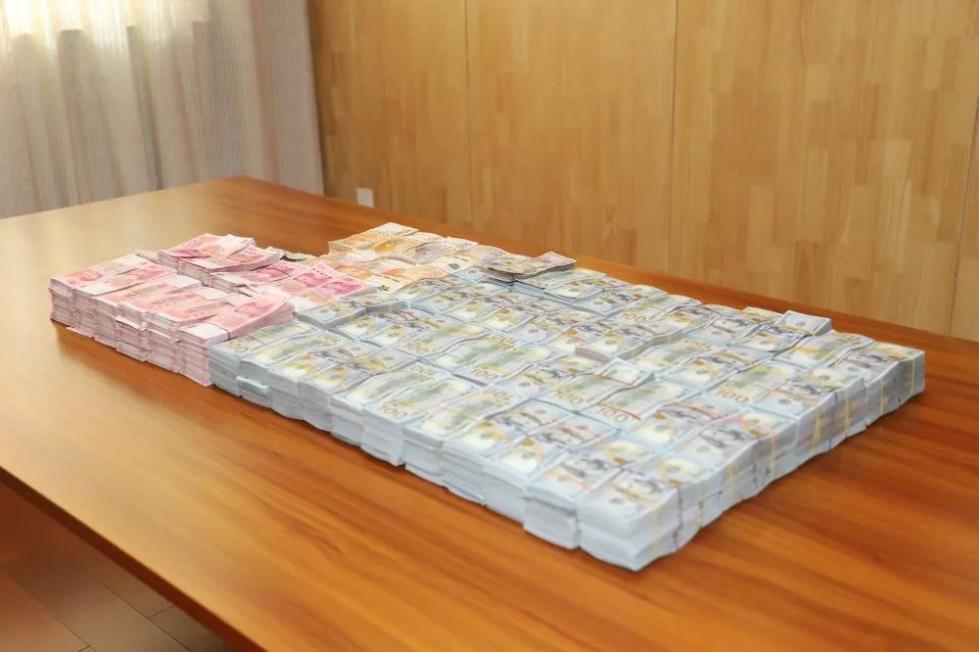 该案是南京近年来涉案价值最大,复杂程度最高,缴获赃款最全的盗窃个案