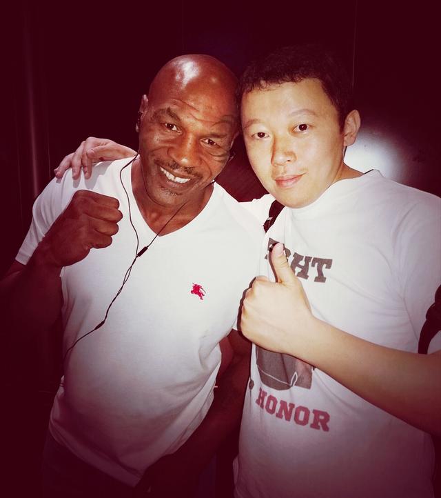 原创泰森成为世界拳王秘诀曝光专家10回合实战2000个仰卧起坐