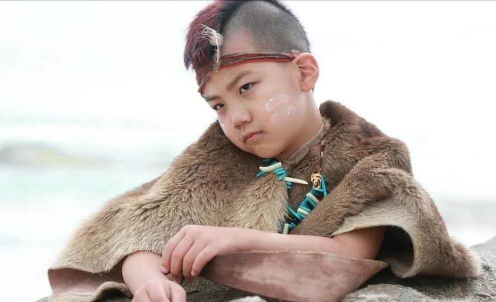 看着还是很有男子气概呢,估计也是受了爸爸的影响吧,虎头虎脑倒也硬朗