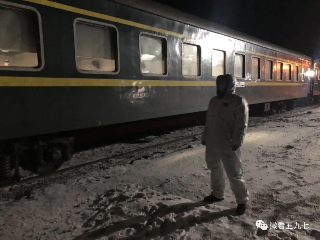 火车站检查点,主要的工作任务是对早7点12分进站的k7205次列车和晚上7