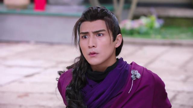 开播热度第一男主面瘫式演技又一部烂片靠颜值获得高收视