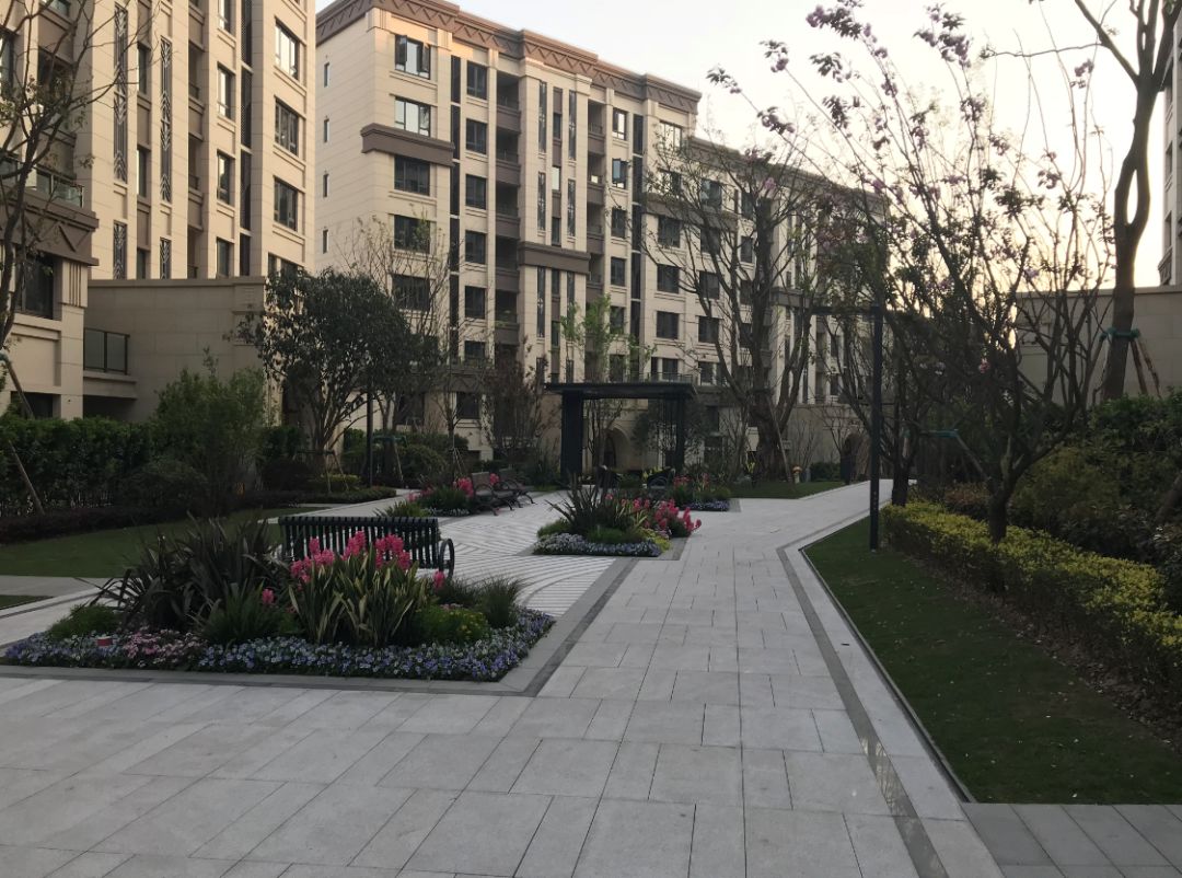 逛地产重庆龙湖新江与城简单趣味变化