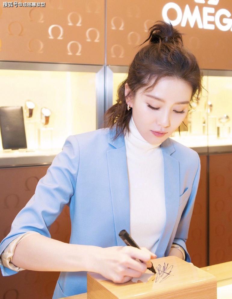 原创刘诗诗穿西装真帅气不露胳膊不晒腿照样好看干练时尚又显气质