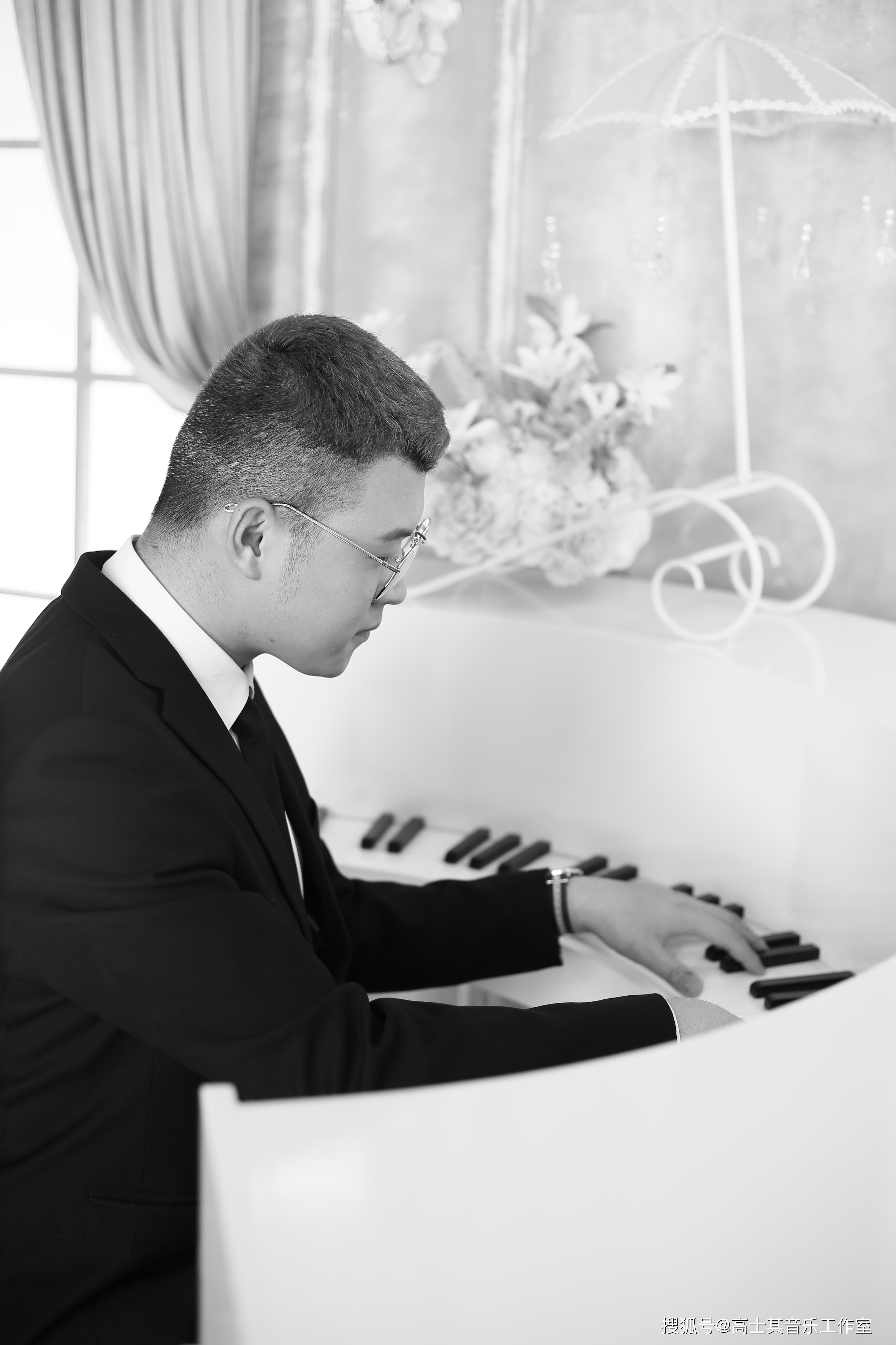 歌手高士其-—写真推荐