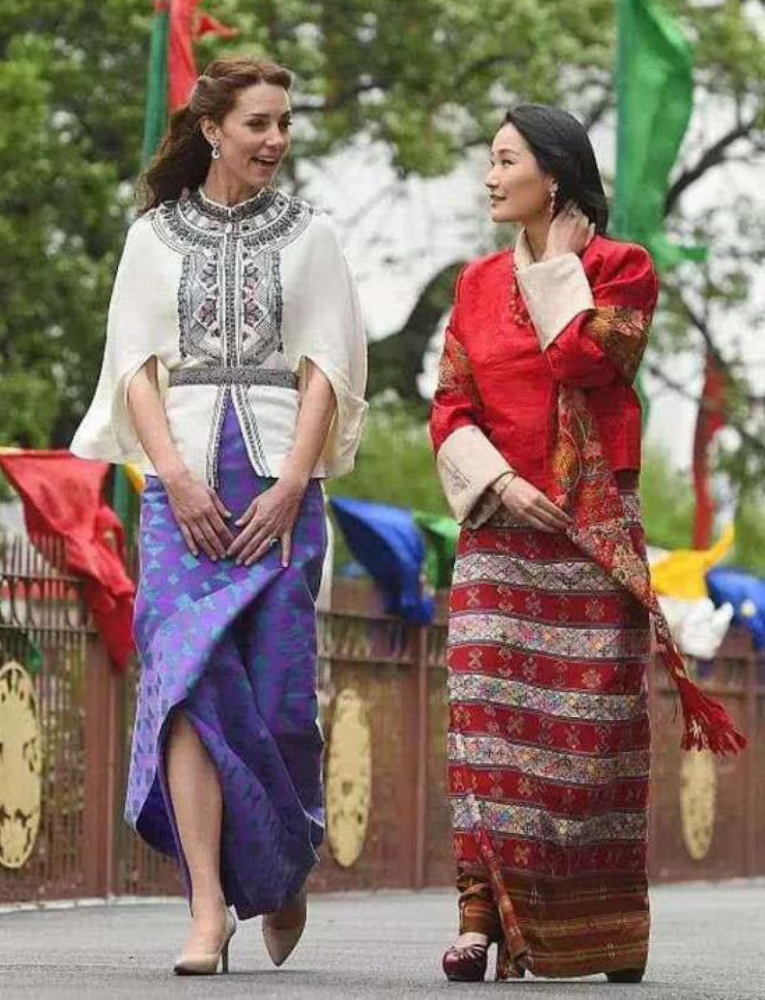 不丹四位王母是姐妹同嫁老国王庆典齐亮相