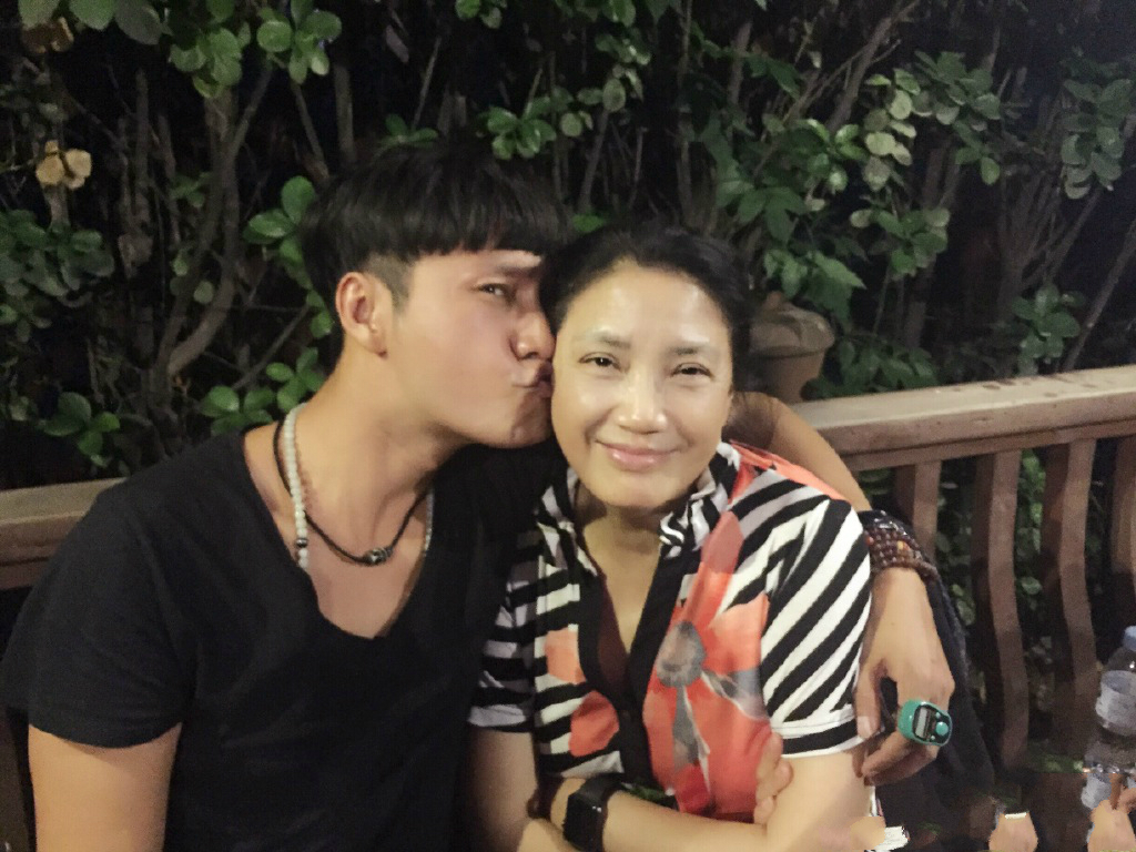 陈坤被班主任点名宅家晒美食老师崔新琴担心他会长胖