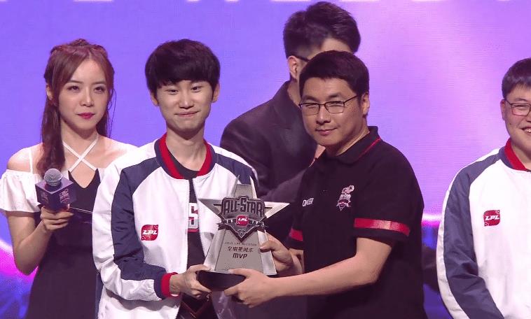lpl全明星mvp出炉,doinb和karsa欢乐搭肩,阿水采访令人心酸!_uzi