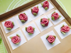 花样馒头之玫瑰花做法,纯手工制作,香甜松软,孩子爱不释手!_面团