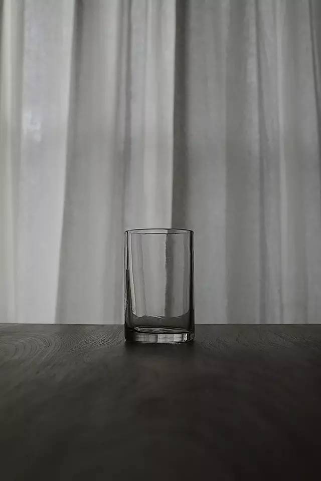 现代意义的日本硝子其实就是我们认知的玻璃的意思.