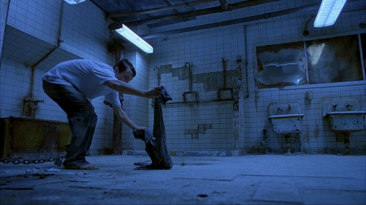 120万成本全球收割103亿票房电锯惊魂为何如此经典