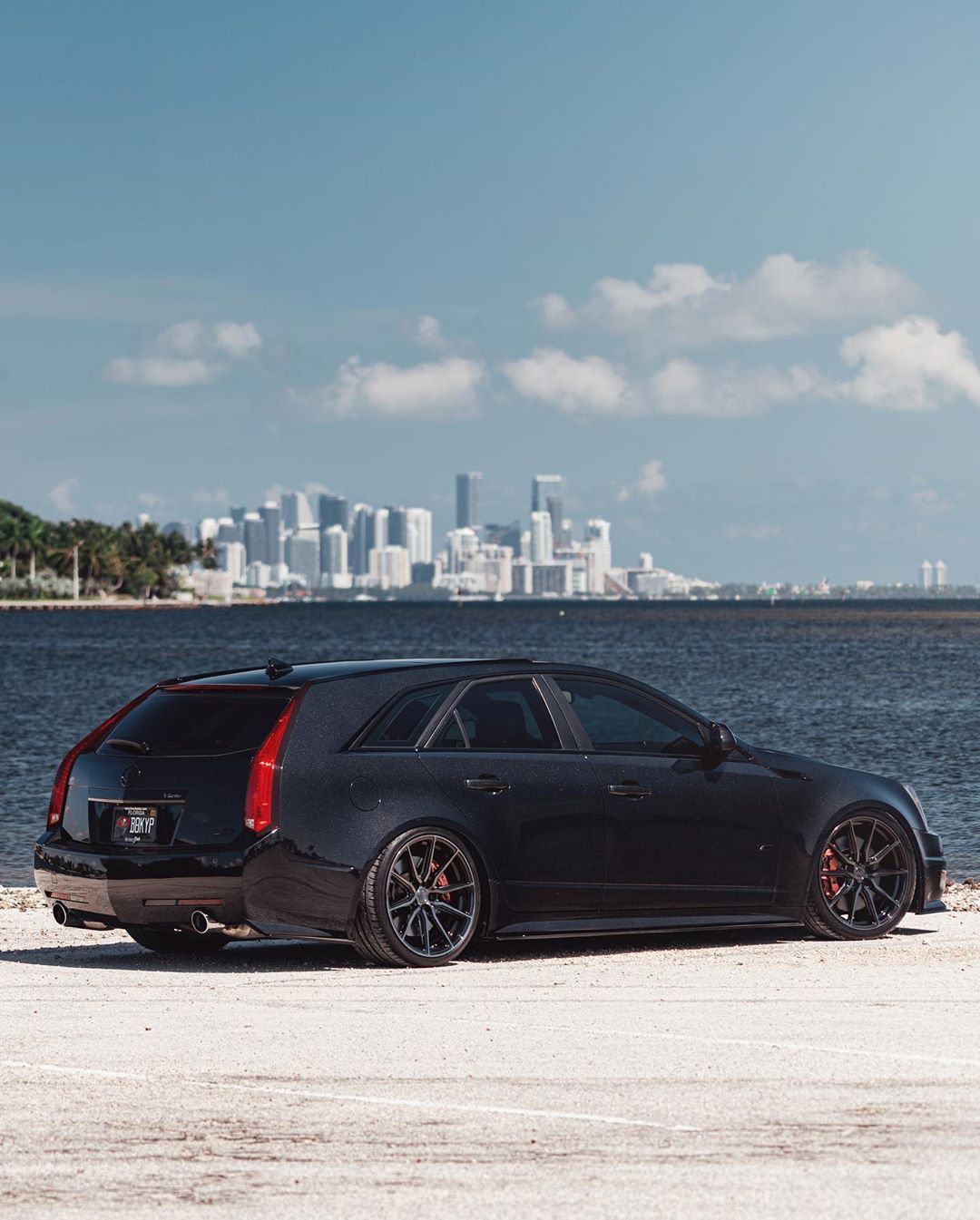 酷炫姿态集于一身的凯迪拉克ctswagon