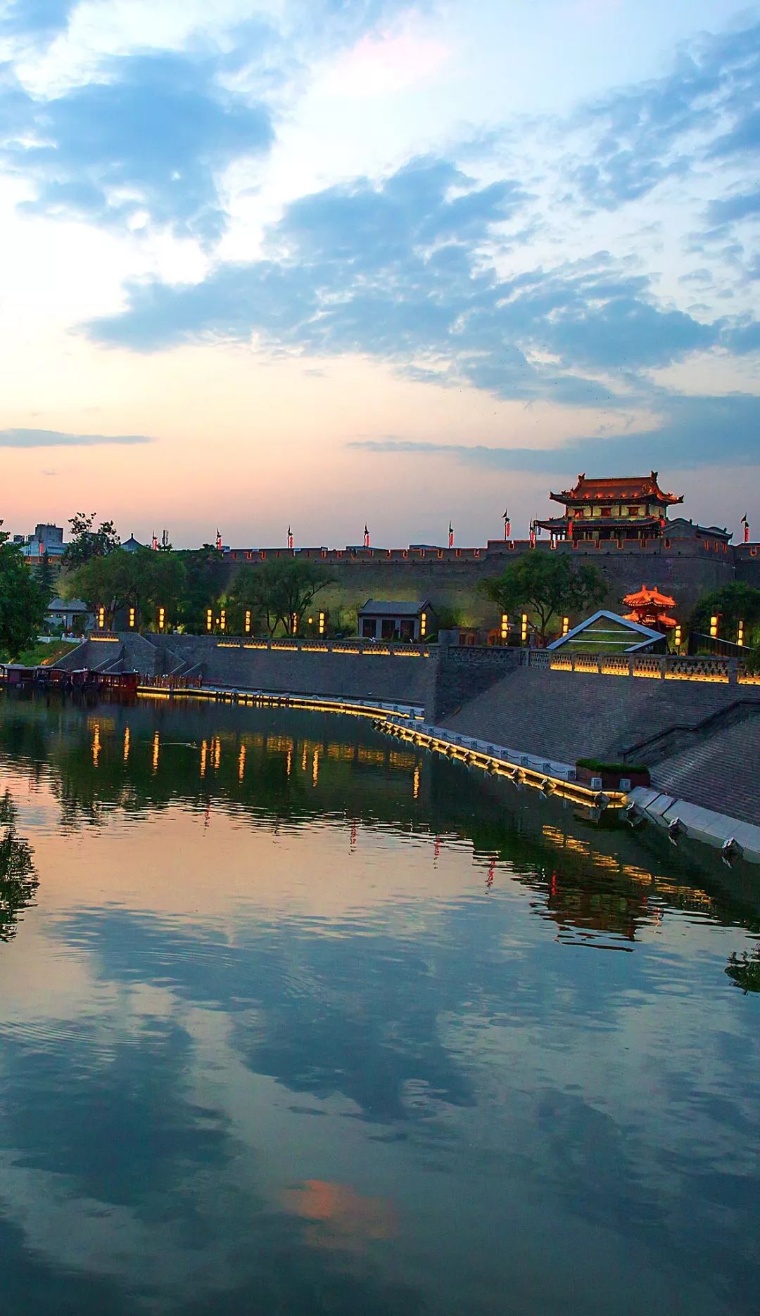 线上游城墙等疫情过后想和你看到多彩的西安城墙