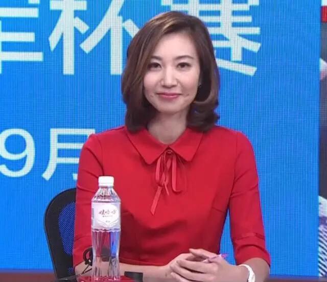 41岁中国女排前国手,曾是陈忠和爱将,退役后成美女解说员_李颖