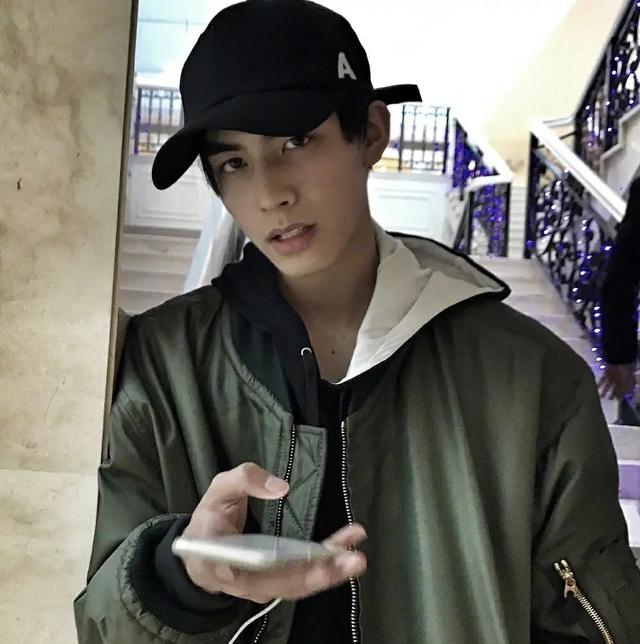 "凌boss"徐开骋霸道回归,意外撞脸"小狼狗"宋威龙