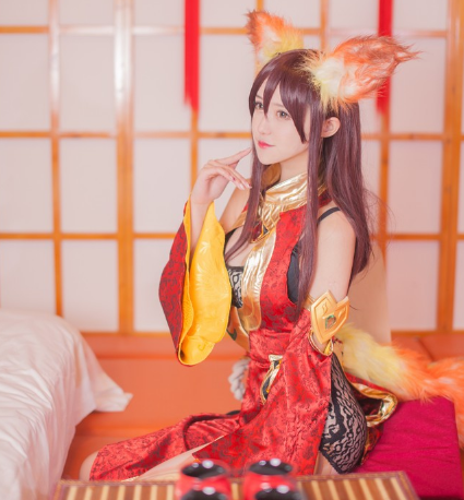 16岁女学生cos妲己,换上"多肉袜",这腿型谁能受得了?