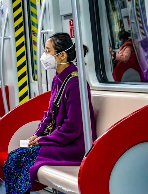 摄影| 昆明摄影家镜头中的最美逆行者!_王正鹏