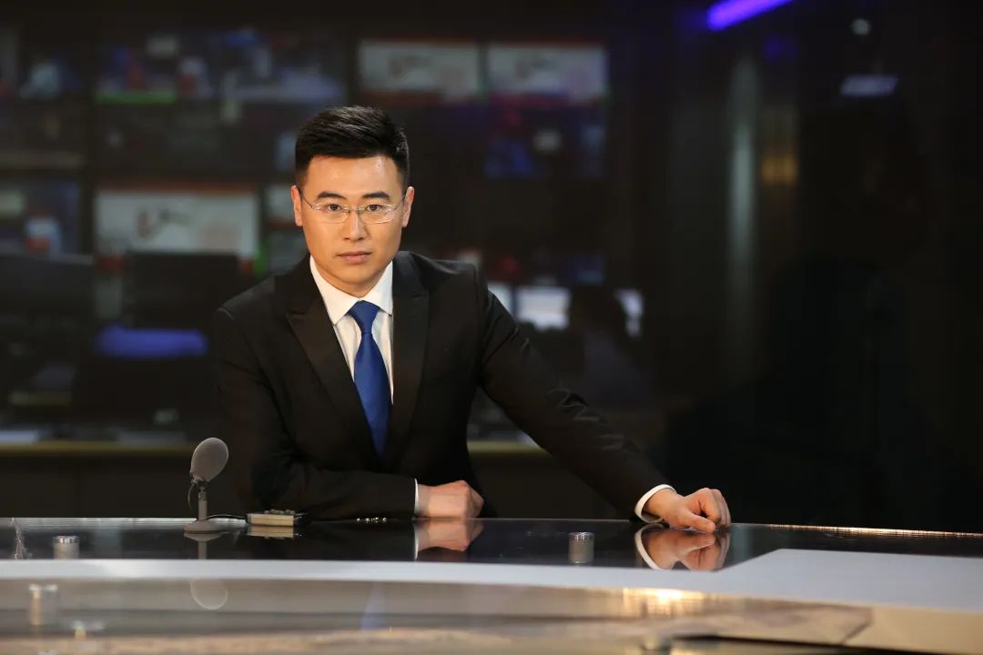 王冠男,吉林大学文学学士,《杭州新闻联播》主播,多次获得浙江省,杭州