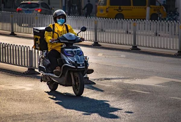 摄影| 昆明摄影家镜头中的最美逆行者!_王正鹏