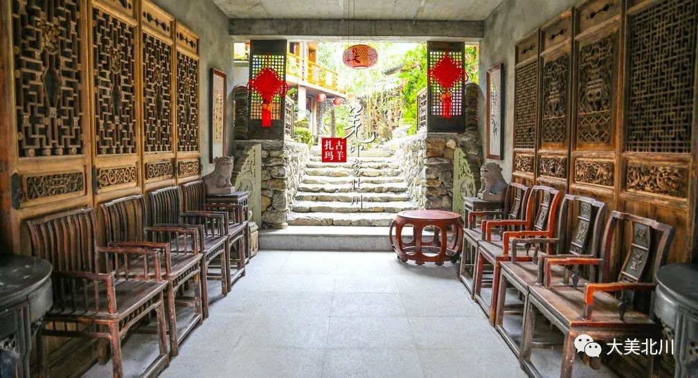 烟雨溪民宿,座落在北纬三十一度,海拔一千三百米的北川擂鼓镇南华村.