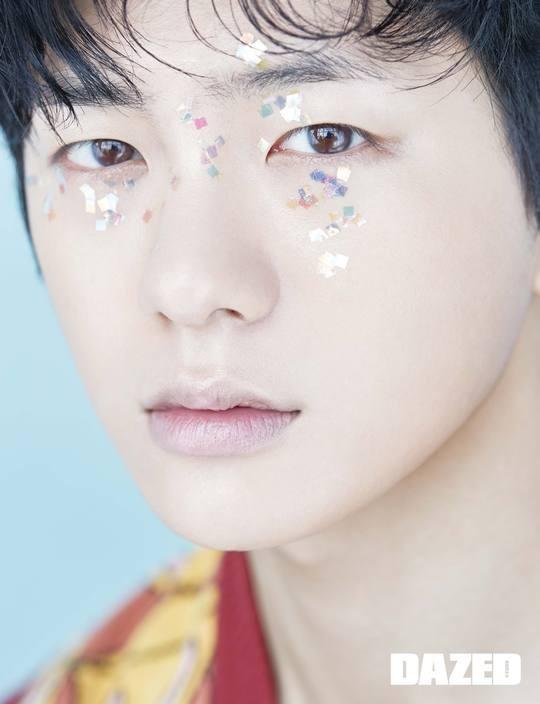 韩国男团golden child成员崔普闵最新杂志写真曝光