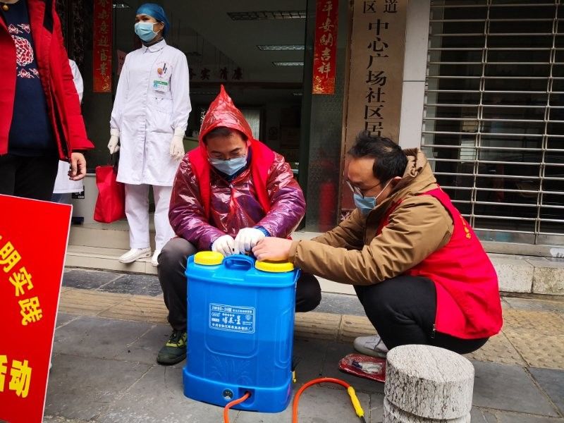 桂林体育人以实际行动助力社区疫情防控工作