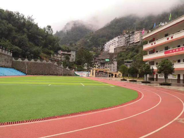 东易慈善第112间教室在陕西省安康市紫阳县毛坝镇中心小学落成