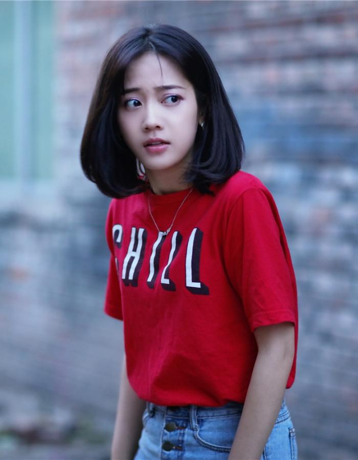 明星郑湫泓娱乐圈歌手和影视演员被誉为吉他女神