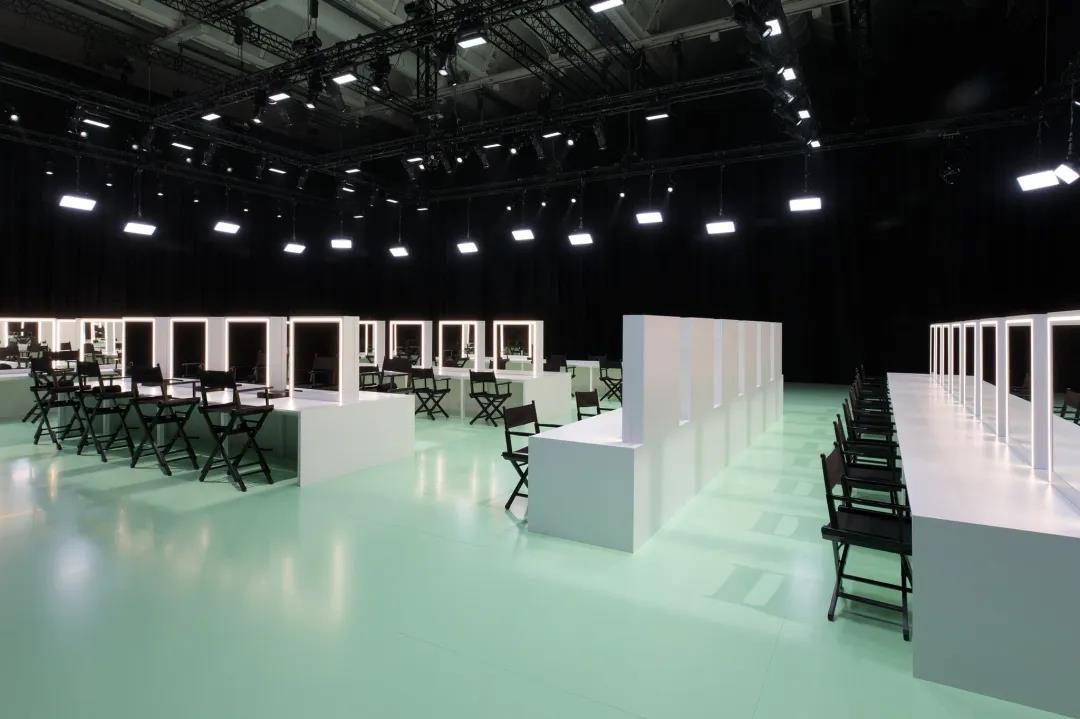 奢侈品品牌活动策划 gucci 在米兰时装周的旋转舞台