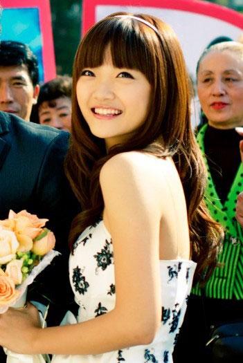 董可飞频当热剧配角,携美妻出演《完美关系》,这次人设有点遭_曹苑