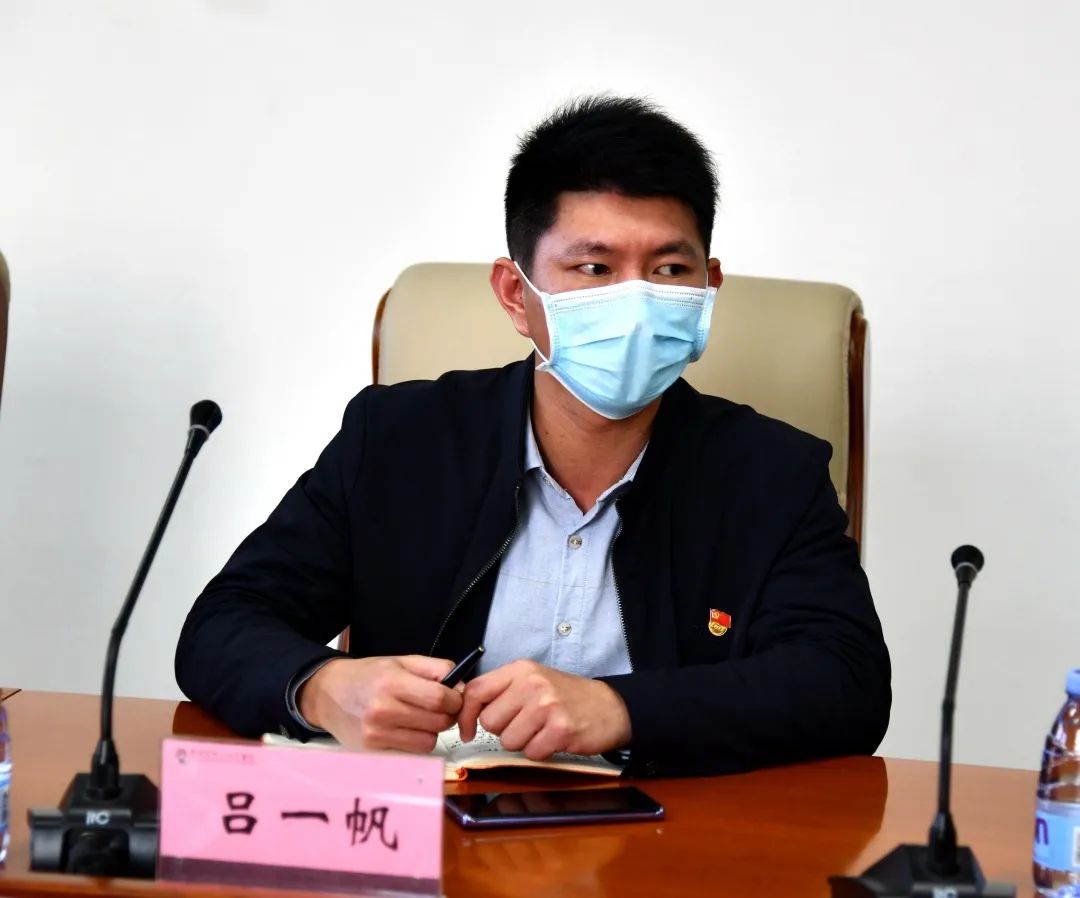 【前线快讯】省救治工作巡检组到我院指导疫情防控与重症患者救治工作