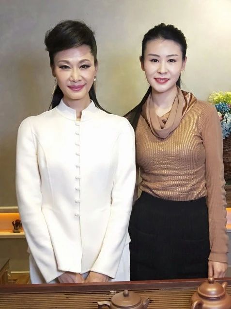 周莹老师简介_礼仪