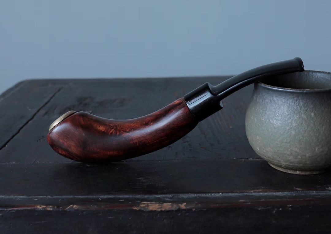 烟斗烙印在中国历史中的男人标志