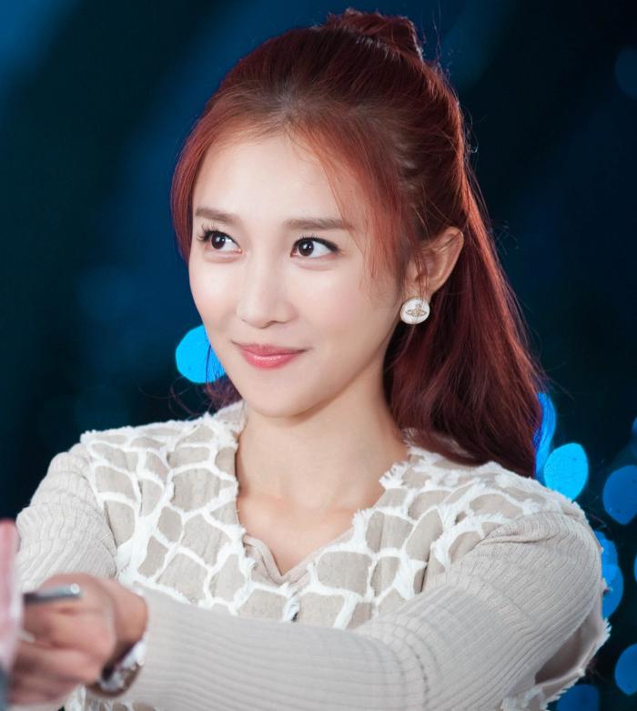 明星潘时七娱乐圈影视女演员成为令人瞩目偶像艺人