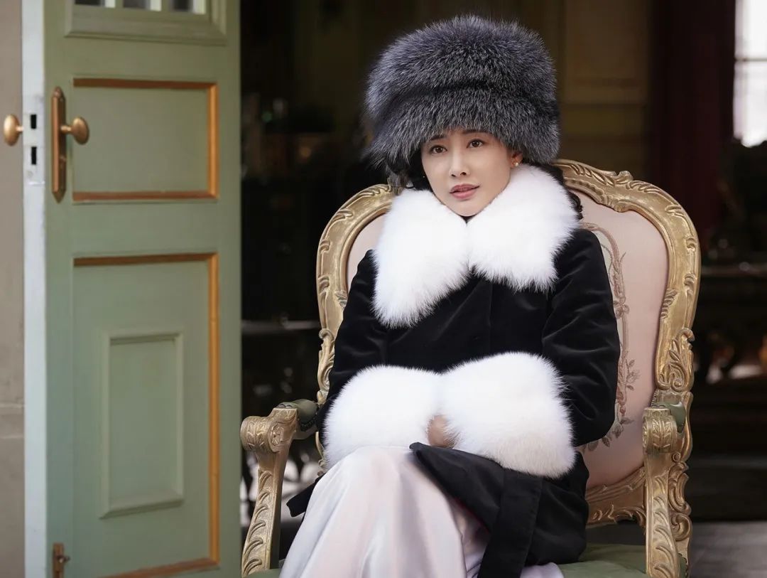 《新世界》里出现的车你认识几辆?柳如丝的那辆大有来头