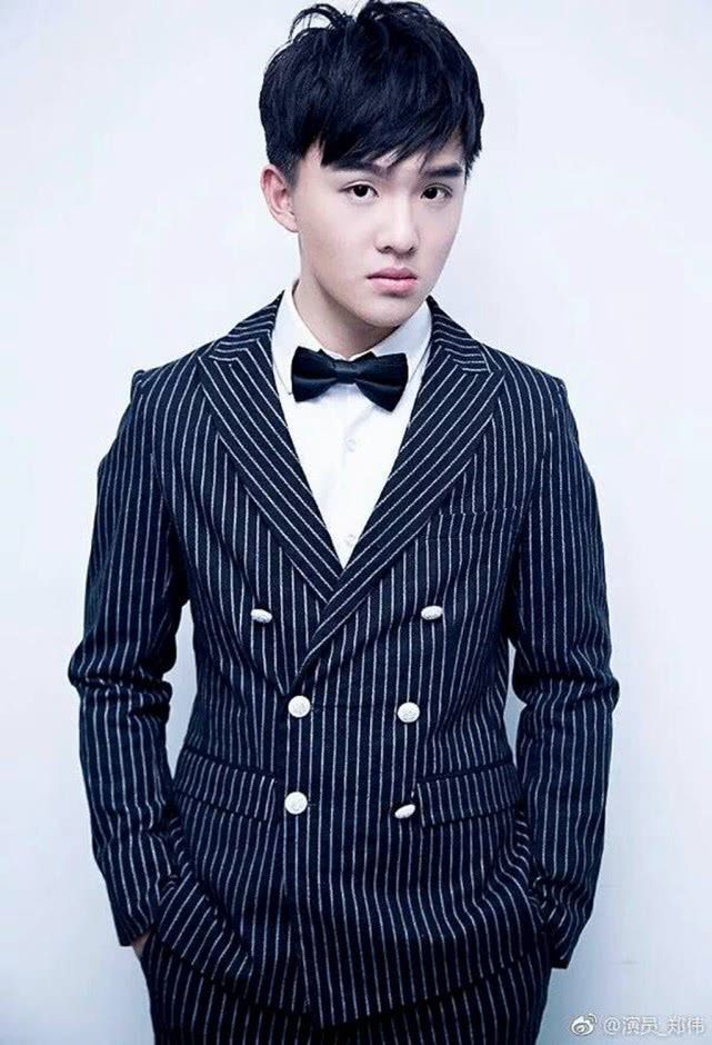 年仅七岁就出道,曾活跃在多个影视剧里,如今却不温不火_郑伟