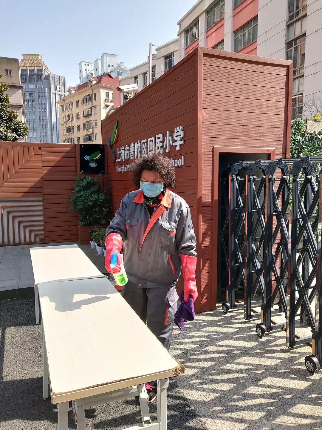 停课不停学在抗疫中求学普陀区回民小学积极应对疫情全面落实延缓开学