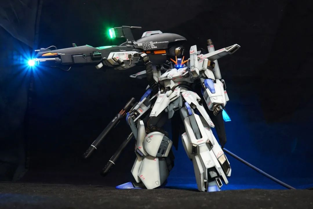 阴影涂装mgfazz还有多处led加持