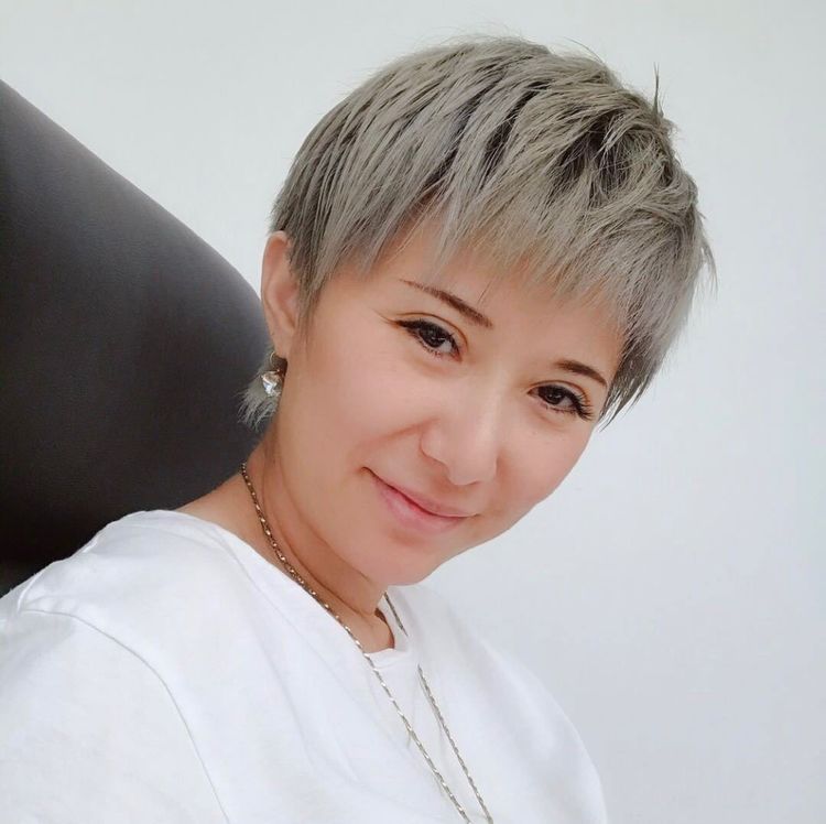 高娜创作公益歌曲天使妈妈化身孩童视角致敬天使妈妈