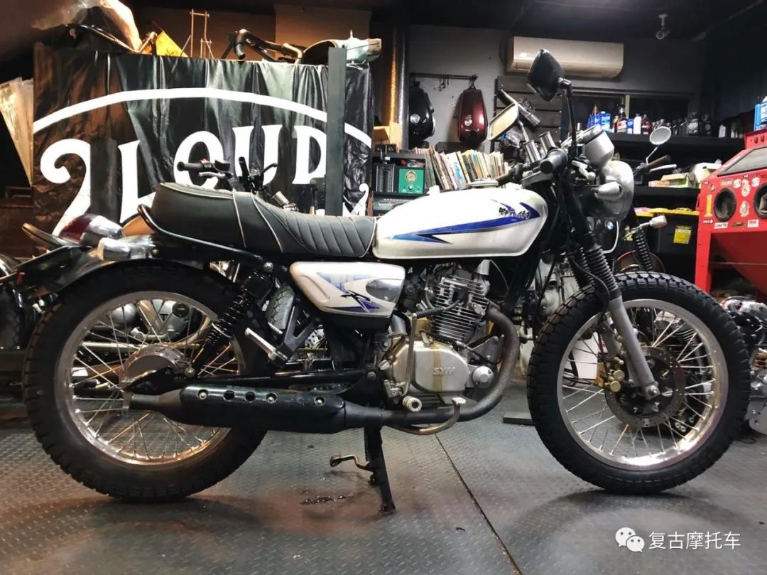 重现经典的vmx风格:三阳野狼150 | 每日一车