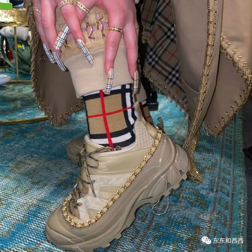 18岁爆红成diva她如今是北美最火现在的年轻人你看得懂吗