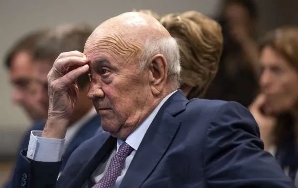 "种族隔离受益人"集体反水:我们为这种反人类罪行道歉_德克勒克