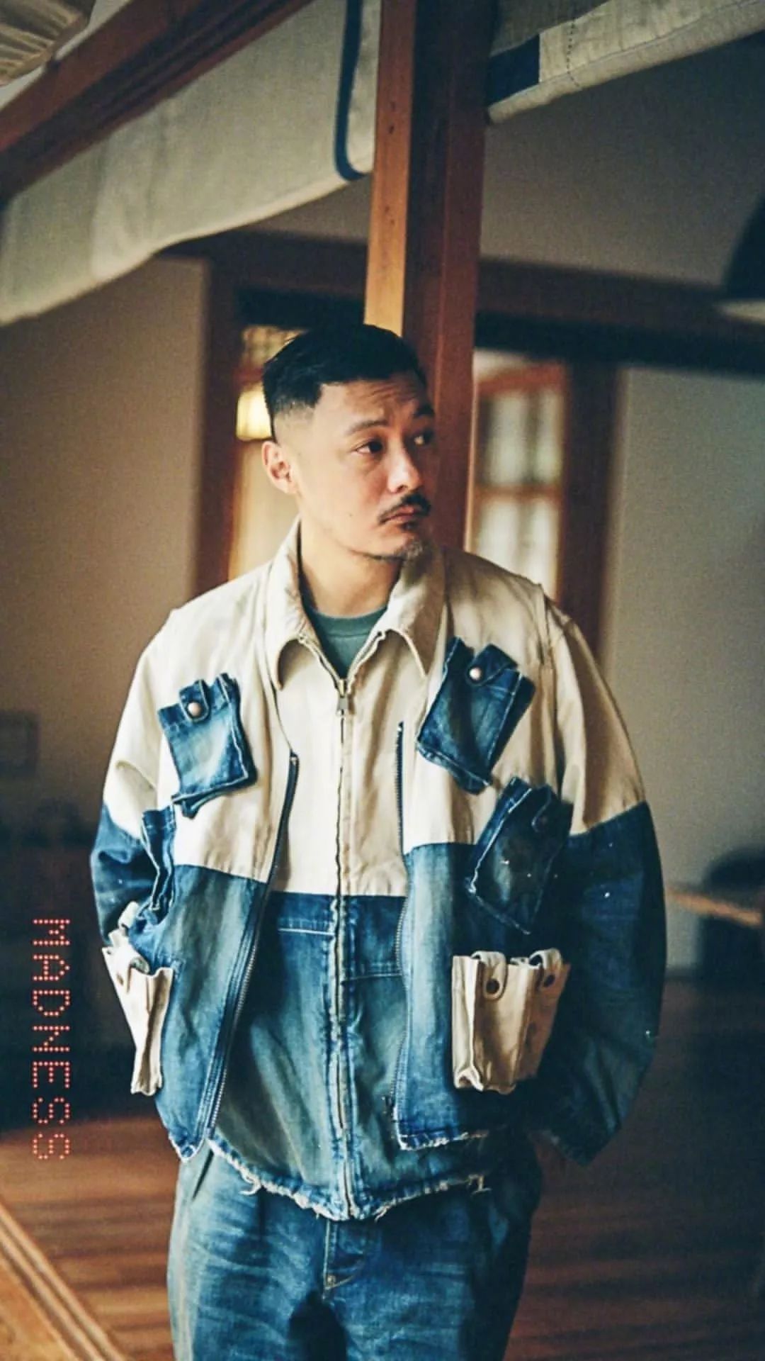 余文乐胖成赵本山,网友戏称夫妻同框像隔辈