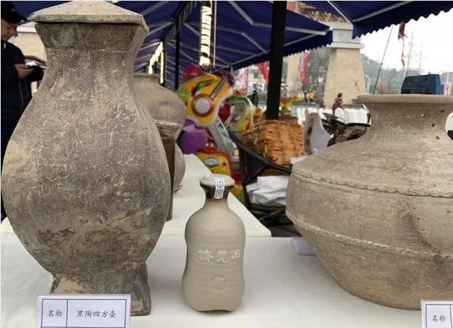 整理修觉山这里酿酒的方式方法,并邀请中国酿酒大师许德富进行实际