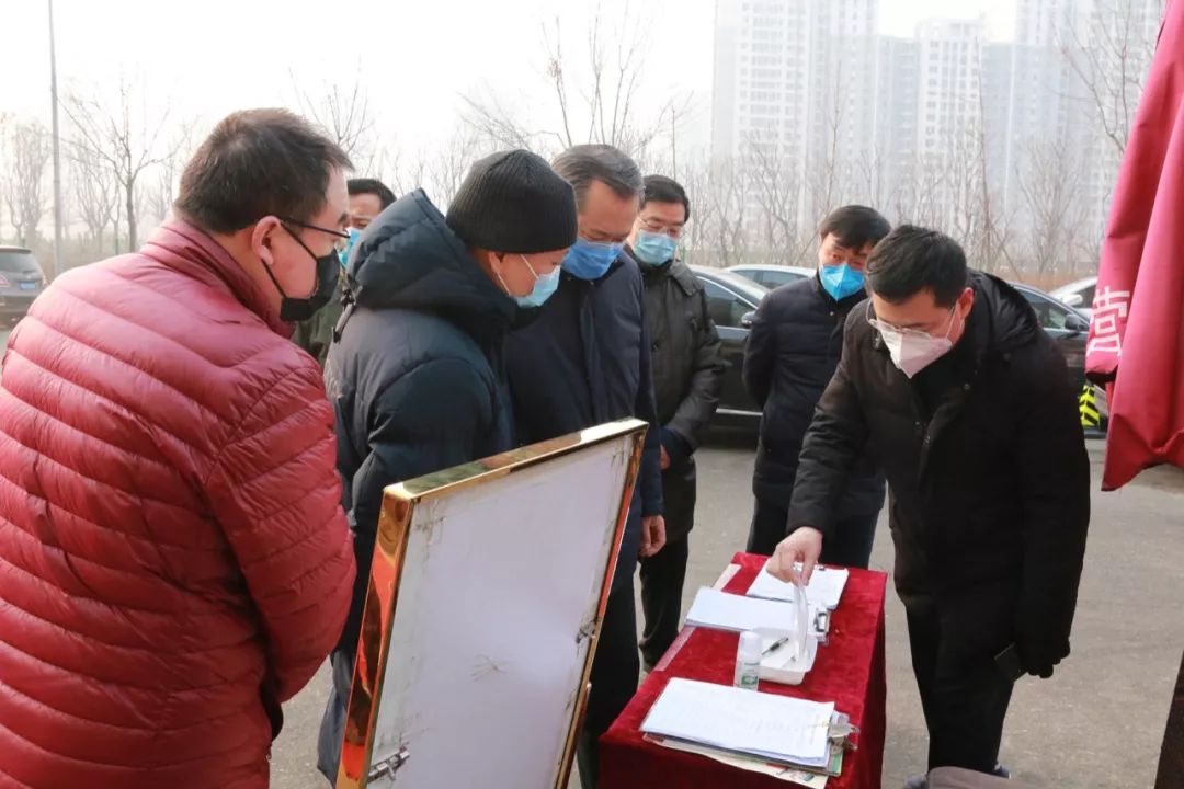 2月12日,北京市住建委副巡视员赵成,物业指导中心副主任吕向东到世华