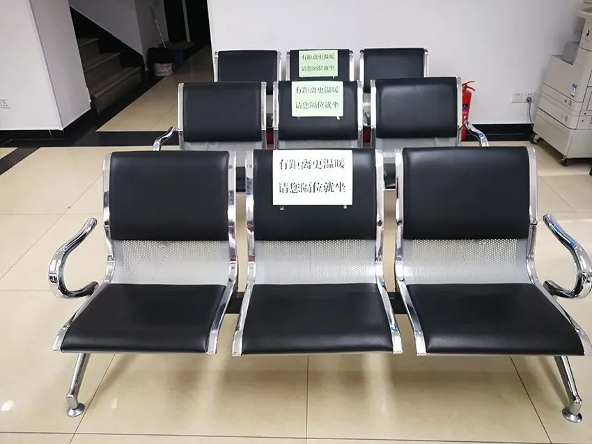 共抗疫情服务有情专题报道之六一米安全线安心又暖心