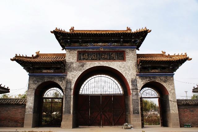 兰陵王墓前有个石雕,可不少游客看到石雕,都说:雕的这是谁